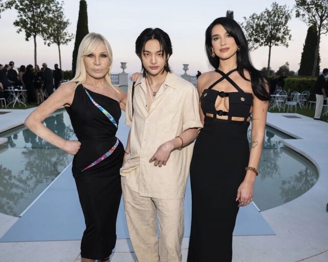 鉉辰出席了 Versace 在康城的時裝騷 鉉辰出席了 Versace 在康城的時裝騷