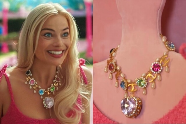 Barbie 戴著的彩色頸鏈變成了 CHANEL 1995 年春夏系列頸鏈 Barbie 戴著的彩色頸鏈變成了 CHANEL 1995 年春夏系列頸鏈