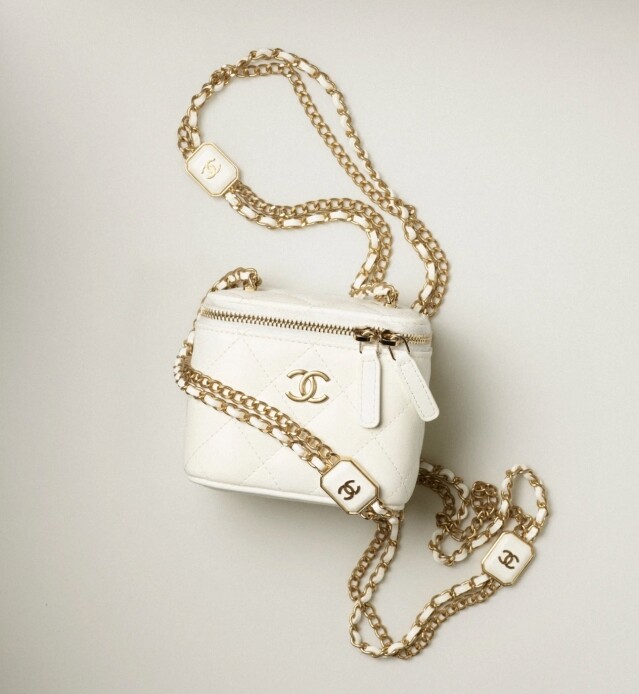 Chanel Vanity Case 迷你化妝箱 $23,000 Chanel Vanity Case 迷你化妝箱 $23,000