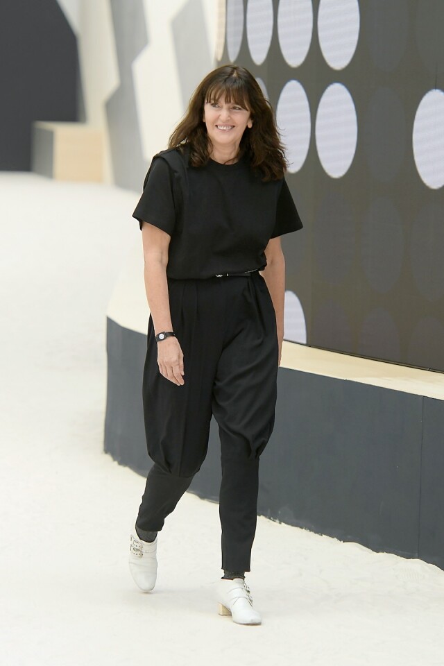 Chanel 宣布 Virginie Viard 將離任時裝藝術總監一職！作為老佛爺 Karl Lagerfeld 接班人，她這五年如何帶領品牌更上層樓？