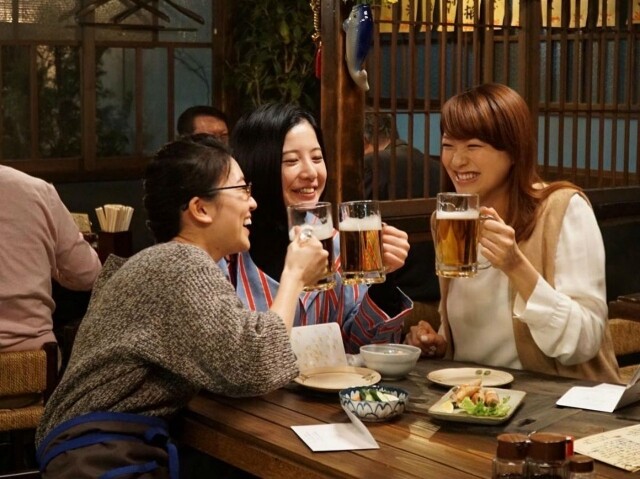 APT 玩法介紹|Rosé 新歌《APT.》炒熱韓國酒局酒戲!附 7 大人氣酒 Game 推介 APT 玩法介紹|Rosé 新歌《APT.》炒熱韓國酒局酒戲!附 7 大人氣酒 Game 推介