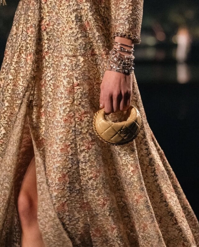 Chanel 新季潛力爆款手袋列陣!盤點 14 款 CHANEL 全新 2024/25 Métiers d'art 工坊手袋系列 Chanel 新季潛力爆款手袋列陣!盤點 14 款 CHANEL 全新 2024/25 Métiers d'art 工坊手袋系列