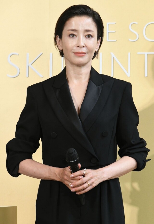 宮澤理惠人生故事比戲劇更精彩！曾經歷高低跌宕的人生，被退婚、自殺未遂等事業低谷