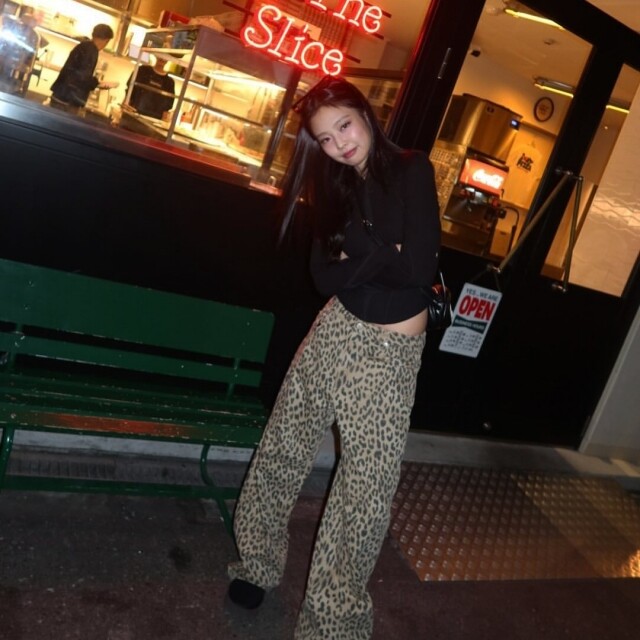 Animal Print 熱潮勢不可擋：豹紋圖案，乳牛紋、斑馬紋等動物紋隨著西部牛仔風大熱回歸