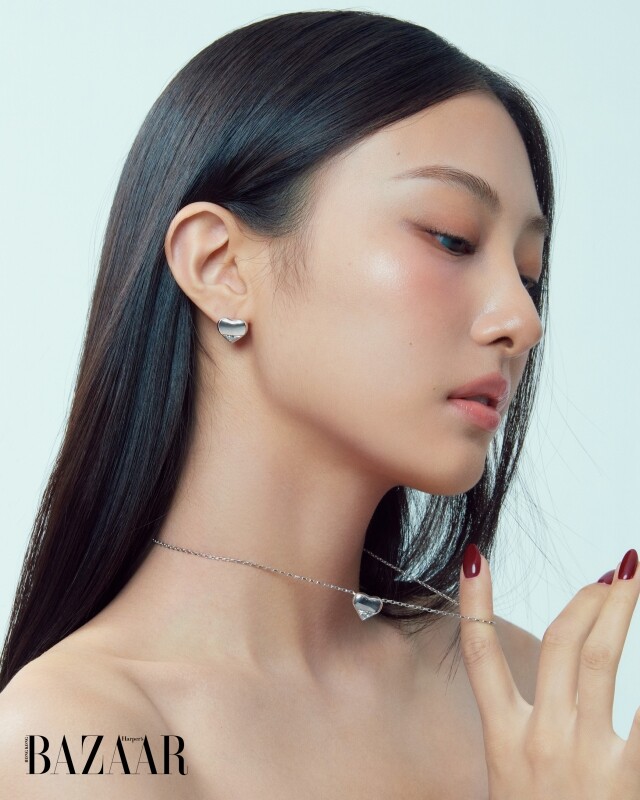 封面人物｜新晉韓國女團 MEOVV Gawon 首次以個人身份登上封面，綻放青春魅力 :「因為我一直是個有野心、追求更遠目標的人。」