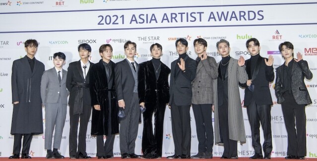 只有 13 人為何叫 Seventeen、明明有公司卻是「自給自足」的偶像？關於韓國人氣男團 Seventeen 你要知道的 8 件事！