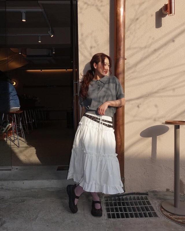 「粗皮帶」成為夏日穿搭的關鍵!跟日韓時尚女生偷師,如何用搶眼的 Statement Belt 打造精緻造型 「粗皮帶」成為夏日穿搭的關鍵!跟日韓時尚女生偷師,如何用搶眼的 Statement Belt 打造精緻造型
