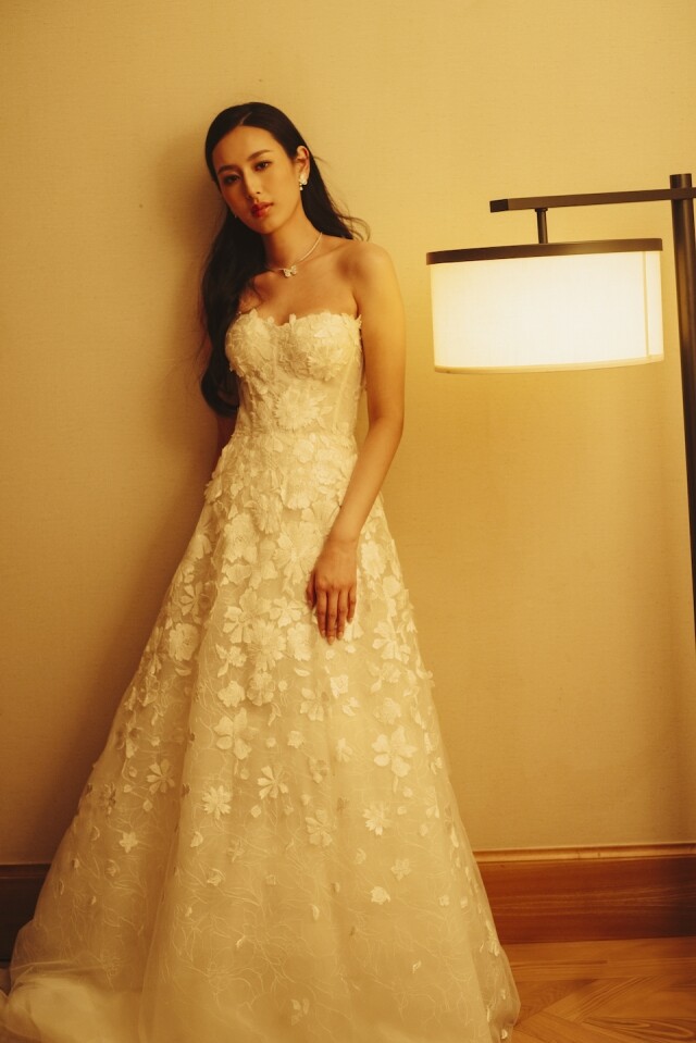 婚戒鑽石切割形狀與新娘個性有關？De Beers Jewellers 訂婚鑽戒及婚嫁珠寶系列，讓新娘隨意襯托出迷人的內在光芒