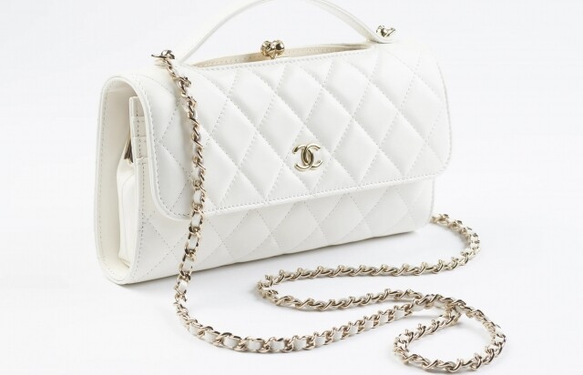 名牌口金包推薦：Chanel 斜揹袋 $28,900