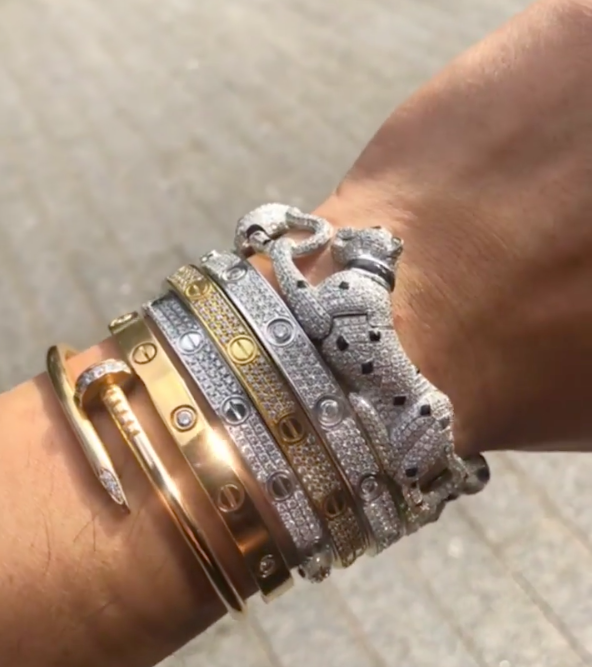 Cartier 的 Love 系列和 Juste un Clou 系列 Cartier 的 Love 系列和 Juste un Clou 系列