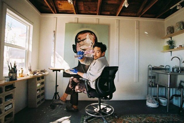 Joseph Lee 將更多心力放在他的藝術發展上，每天他 都會走進自己的畫室