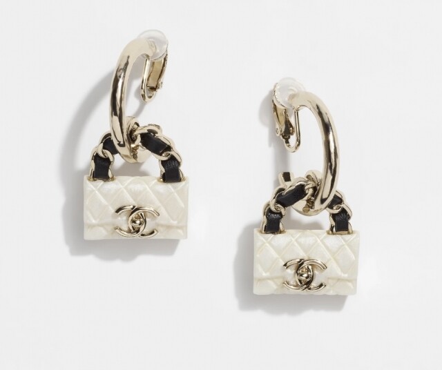Chanel 樹脂拼小牛皮金屬耳環 $6,700 Chanel 樹脂拼小牛皮金屬耳環 $6,700