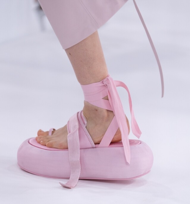 Sportmax「氣墊」鞋踭：嬌嫩粉色