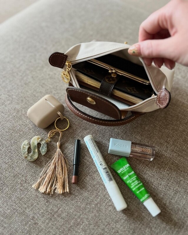 Longchamp Le Pliage Pouch 容量 Longchamp Le Pliage Pouch 容量