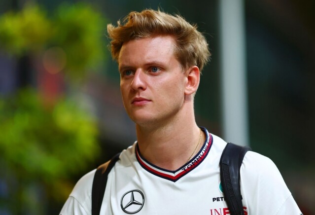 2025 賽車男神!10 位 F1 新世代矚目小鮮肉車手介紹、私下性格及女友大公開 2025 賽車男神!10 位 F1 新世代矚目小鮮肉車手介紹、私下性格及女友大公開