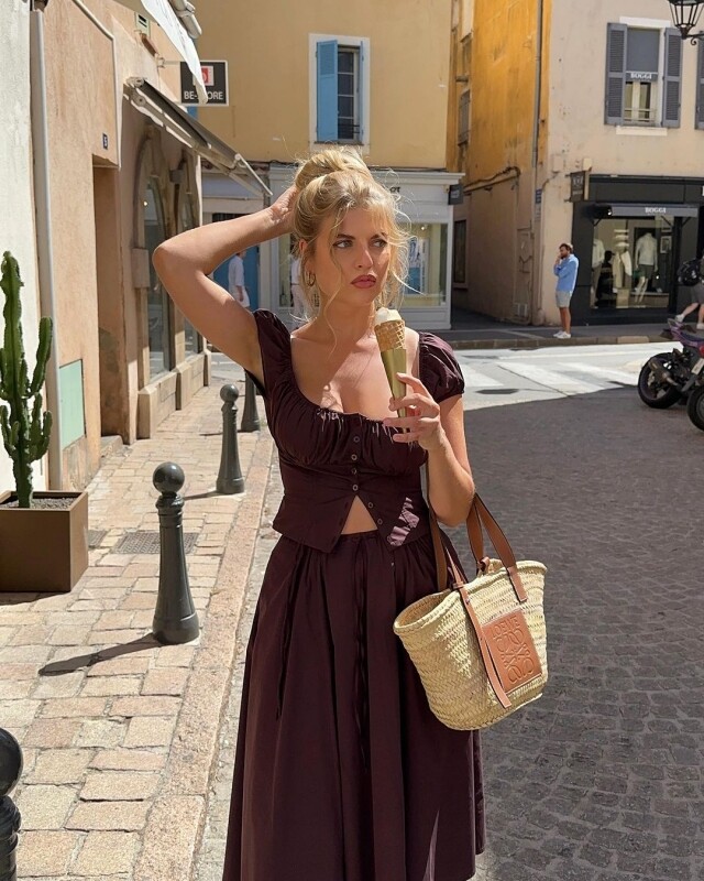 簡約法式穿搭質感滿滿！德國女生 Franziska Nazarenus 鬆弛感法式穿搭教學