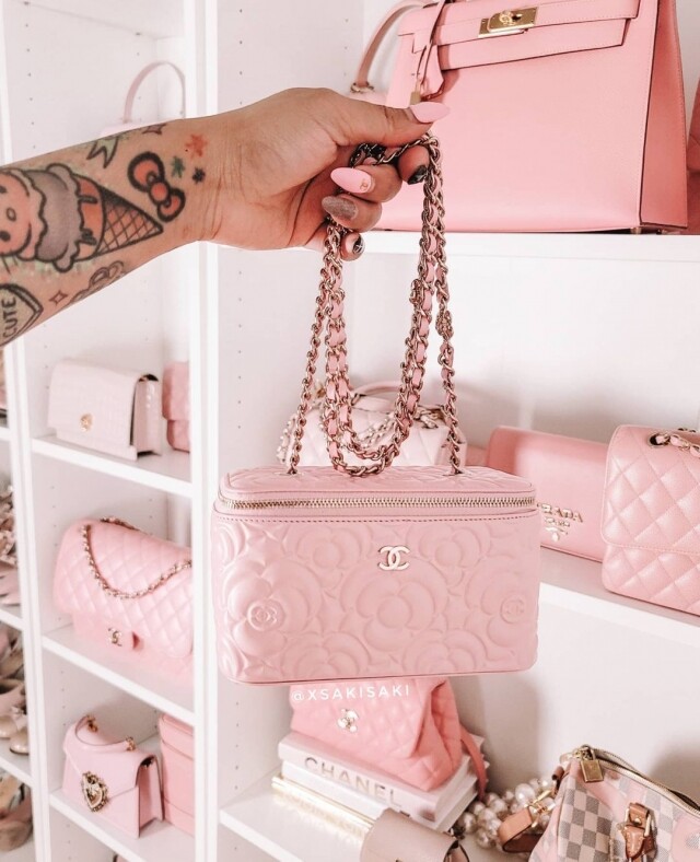 淺粉紅色的化妝箱手袋