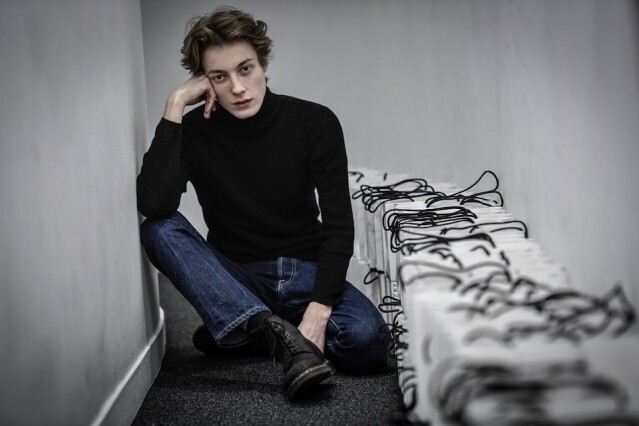 「Z 世代的聖羅蘭」Charles de Vilmorin 是誰？顏值與才華兼具、年輕鬼才設計師 23 歲擁便有個人品牌！