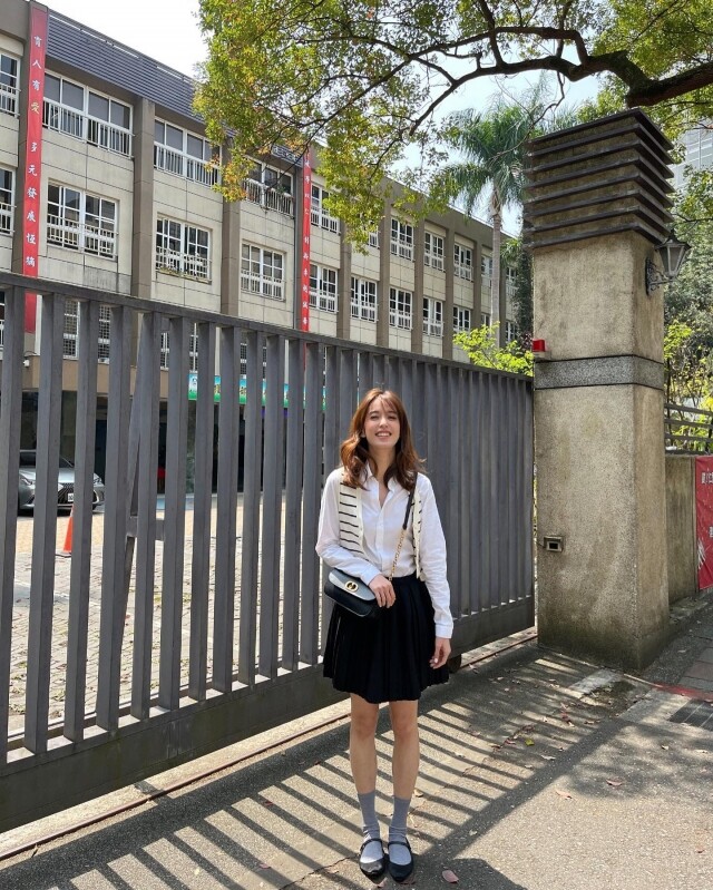 《影后》陳庭妮私下愛用手袋公開!以「鬆弛感」穿搭穿出時尚隨性美 《影后》陳庭妮私下愛用手袋公開!以「鬆弛感」穿搭穿出時尚隨性美