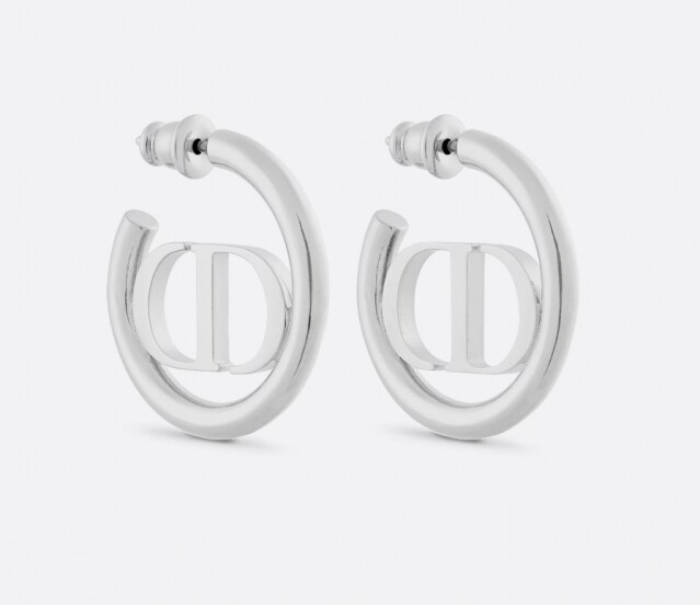 Dior 30 Montaigne 耳環 $3,700 Dior 30 Montaigne 耳環 $3,700