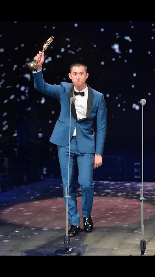 以《一把青》勇奪金鐘影帝 以《一把青》勇奪金鐘影帝