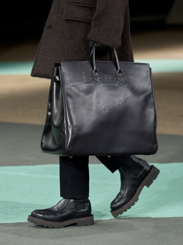 Hermès 2025 秋冬男裝系列香港時裝騷 │ 啟德郵輪碼頭舉行的「Ready-Set-Casaque」時裝騷有甚麼看點？