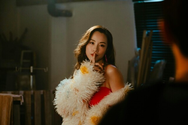 鄧麗欣 STEPHY 金像獎極罕性感顯女人味！網民大讚：「金像獎全場最美女星」