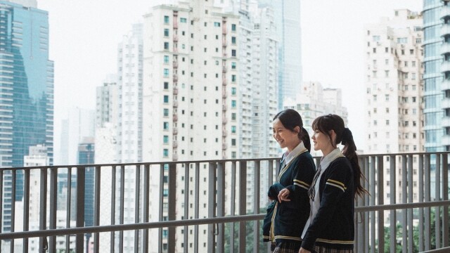 《寄了一整個春天》影評｜Marf 與陳書昕交織的少女夢，以賣內褲道出青春迷思