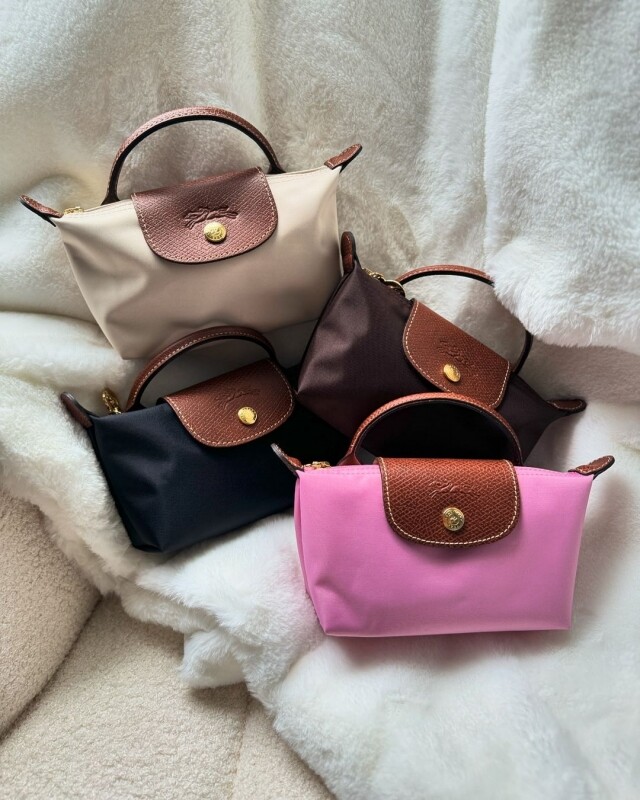 Longchamp Le Pliage Pouch 和 Xtra 迷你水餃袋大熱!平價、能裝、好配搭成為時尚達人新寵 Longchamp Le Pliage Pouch 和 Xtra 迷你水餃袋大熱!平價、能裝、好配搭成為時尚達人新寵