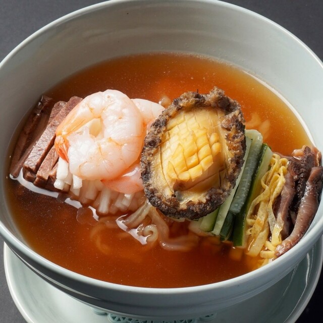 《黑白大廚》40 間隱世美食餐廳全曝光！從米芝蓮星級到隱藏名店，日韓料理、意式美食一網打盡！