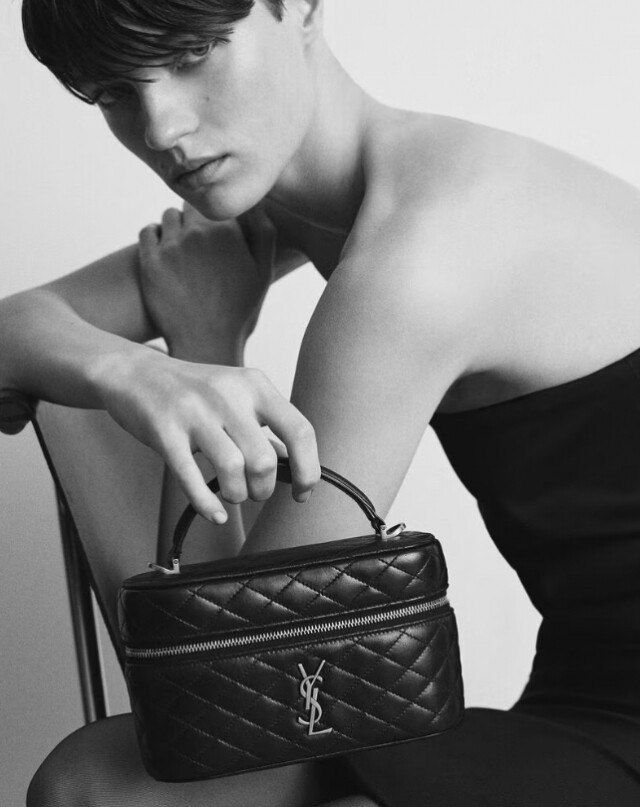 Lyst 2025 首季時裝報告新鮮出爐:Loewe 重回榜首,COS、Chloe 創佳績、打入頭十位置! Lyst 2025 首季時裝報告新鮮出爐:Loewe 重回榜首,COS、Chloe 創佳績、打入頭十位置!