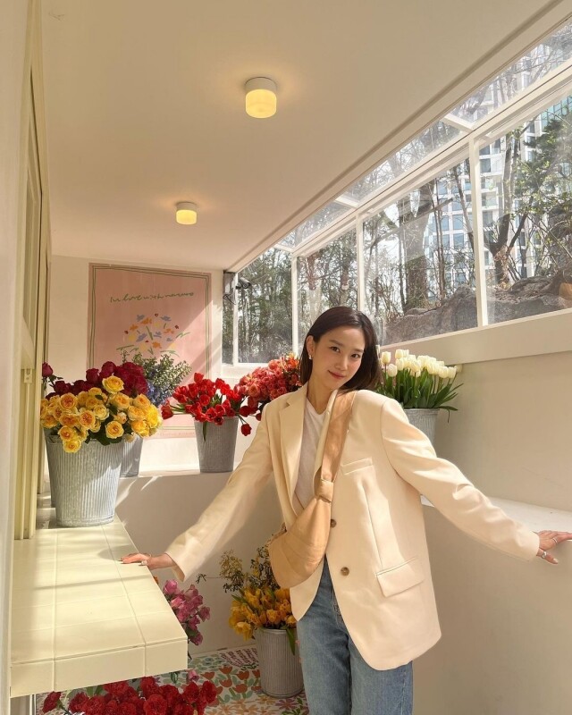 張姬領韓系自然清新風穿搭!以長青單品打造知性女神風營造最強韓系氛圍感! 張姬領韓系自然清新風穿搭!以長青單品打造知性女神風營造最強韓系氛圍感!