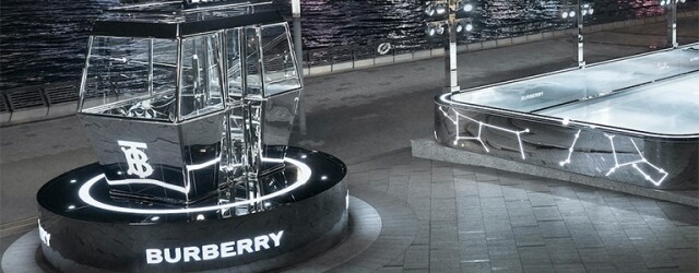 Burberry 首個户外溜冰場、 Logo 鏡面纜車極具打卡感！新季限量版極地外套系列登陸 K11 Musea