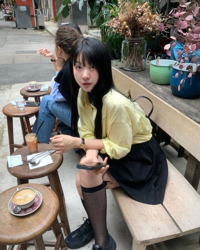 黑色絲襪穿搭：波點圖案