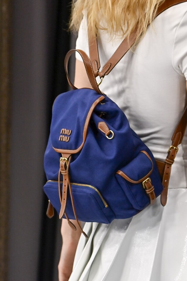 MIU MIU 手袋新款式率先預覽!2025 春夏系列除了有經典的 Wander Bag、Aventure Bag,還有甚麼新款式? MIU MIU 手袋新款式率先預覽!2025 春夏系列除了有經典的 Wander Bag、Aventure Bag,還有甚麼新款式?