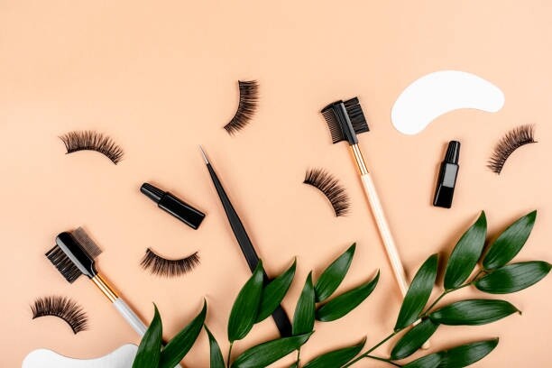 植眼睫毛（lash extension） VS 角蛋白睫毛（lash lift）