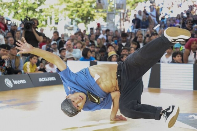 最時尚的奧運運動項目—霹靂舞!盤點 7 種 Break Dance 必備單品,與街頭文化密不可分 最時尚的奧運運動項目—霹靂舞!盤點 7 種 Break Dance 必備單品,與街頭文化密不可分