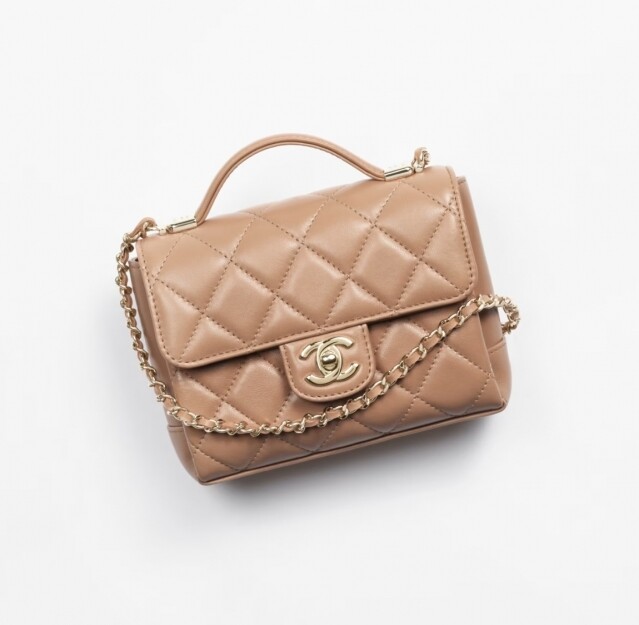 Chanel 2024 秋冬新款「奶茶色」手袋上架！經典 Mini Flap Bag、相機袋、31 手袋令人愛不釋手