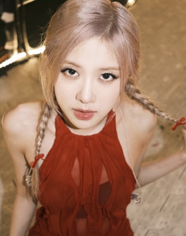 「Barely-There」透視風潮流|名模、韓國天團 Blackpink 都這樣穿! 「Barely-There」透視風潮流|名模、韓國天團 Blackpink 都這樣穿!