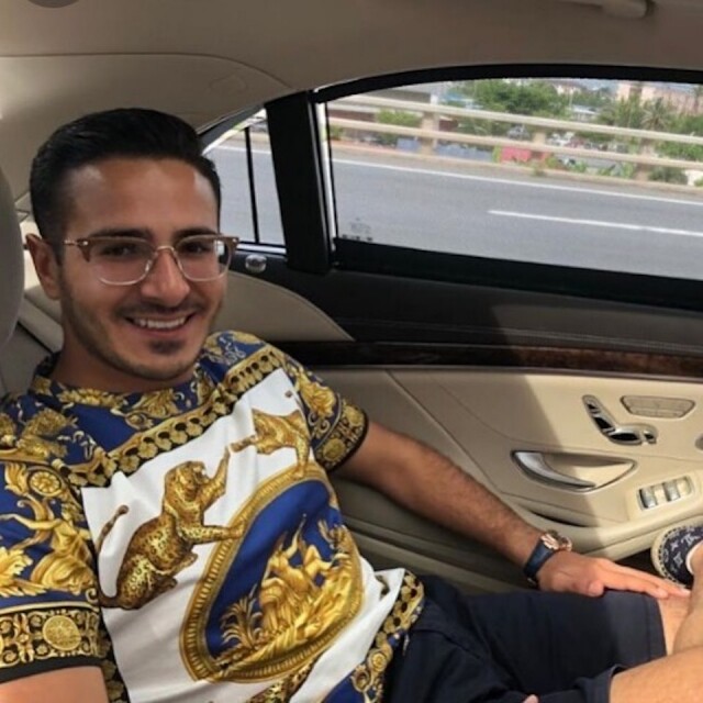 Simon Leviev 的穿搭毫無品味可言 Simon Leviev 的穿搭毫無品味可言