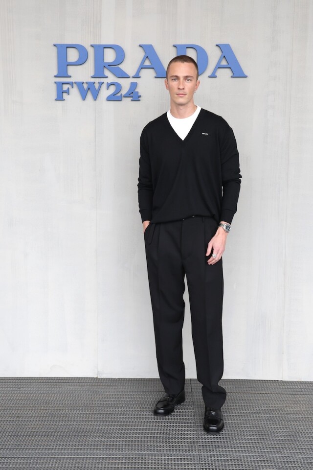 《Queer》Drew Starkey 是誰?新作搭檔 Daniel Craig 上演同性愛情!威尼斯影展上帥氣臉龐搶眼、獲封新一代的荷李活男神 《Queer》Drew Starkey 是誰?新作搭檔 Daniel Craig 上演同性愛情!威尼斯影展上帥氣臉龐搶眼、獲封新一代的荷李活男神