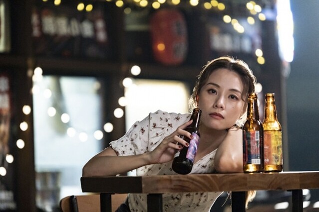鄧麗欣 STEPHY 金像獎極罕性感顯女人味！網民大讚：「金像獎全場最美女星」
