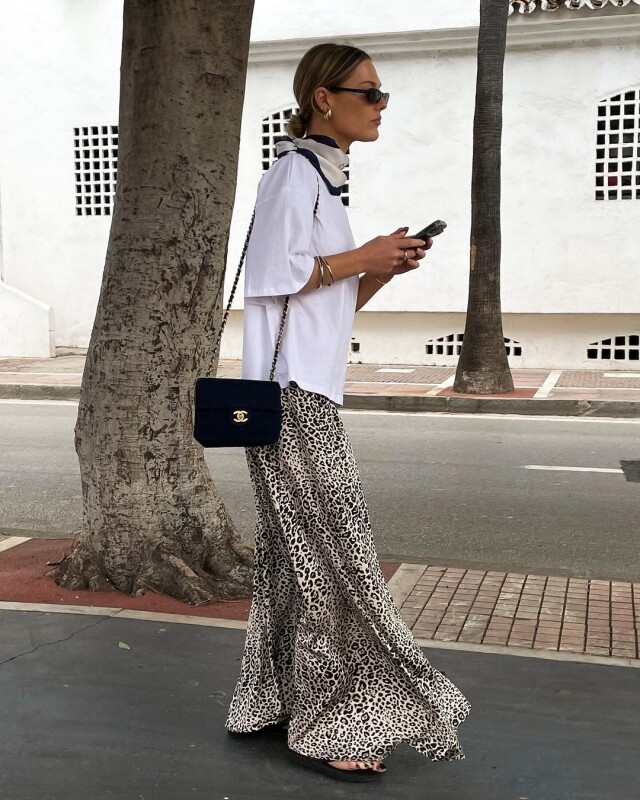 豹紋圖案穿搭必備:Silk Skirt 豹紋圖案穿搭必備:Silk Skirt