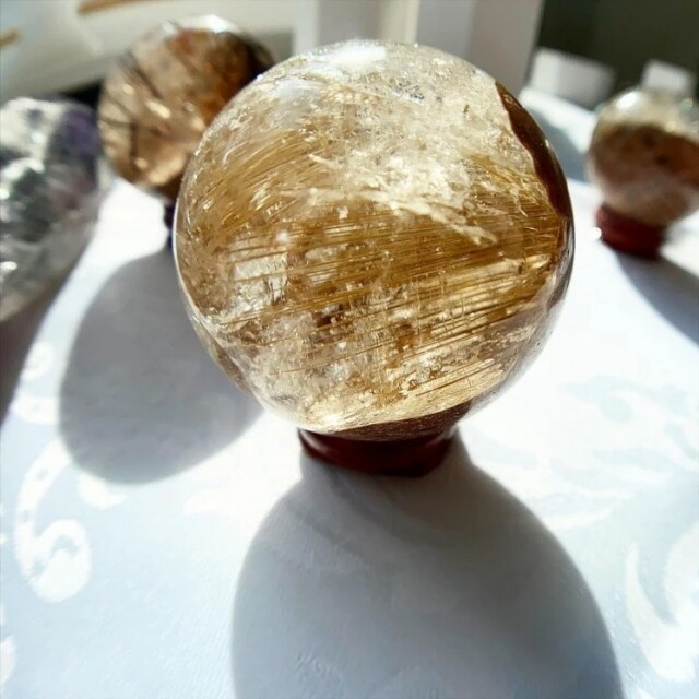 水晶功效大全:金髮晶作用 水晶功效大全:金髮晶作用