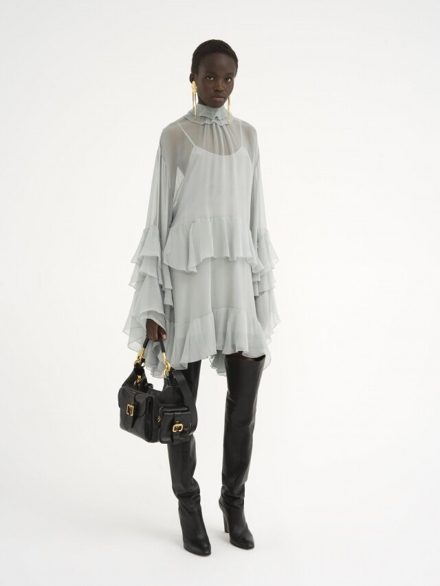 Lyst 2025 首季時裝報告新鮮出爐:Loewe 重回榜首,COS、Chloe 創佳績、打入頭十位置! Lyst 2025 首季時裝報告新鮮出爐:Loewe 重回榜首,COS、Chloe 創佳績、打入頭十位置!