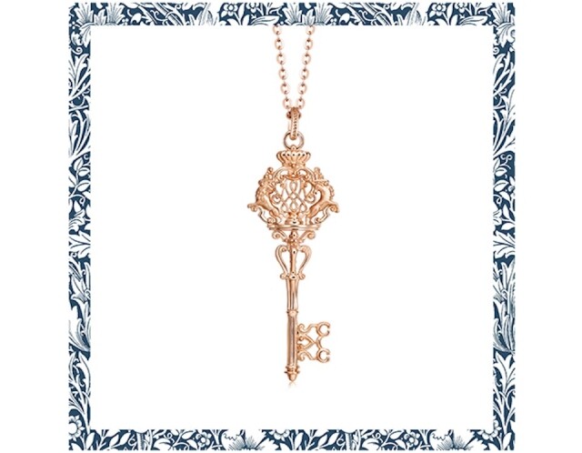 周生生 V&A 「Bless」18K 玫瑰金吊墜 $4,200 周生生 V&A 「Bless」18K 玫瑰金吊墜 $4,200