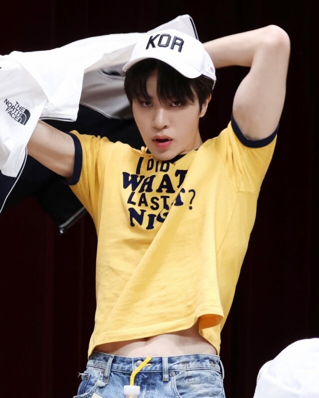 YG 旗下的男團 Treasure 成員 Jung Hwan YG 旗下的男團 Treasure 成員 Jung Hwan