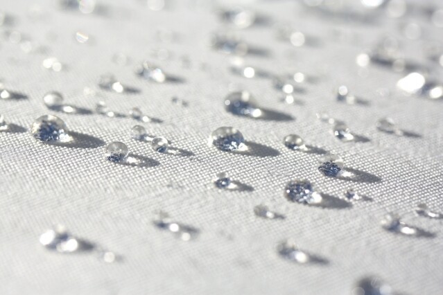 防水鞋品牌推介｜防水和潑水分別？打風雨天和戶外穿搭必備的「防水運動鞋」