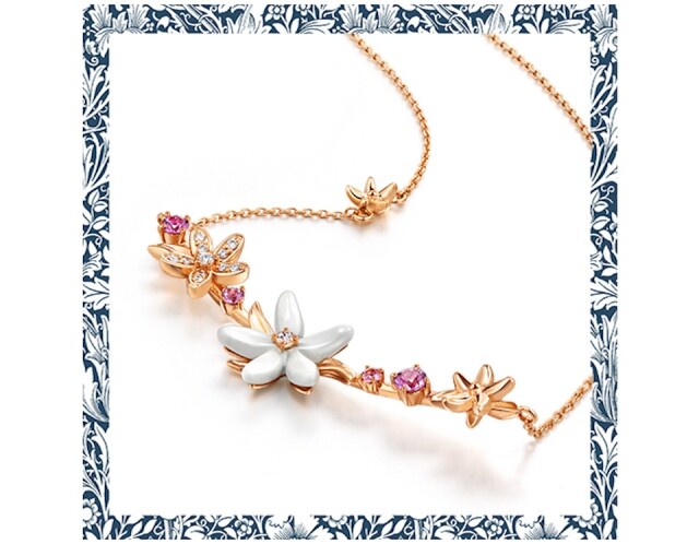 周生生 V&A 「Bless」18K 玫瑰金鑽石頸鍊 $7,800 周生生 V&A 「Bless」18K 玫瑰金鑽石頸鍊 $7,800