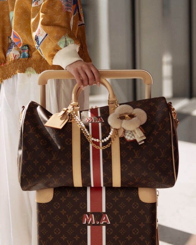LV 行李箱、行李袋成為名人專屬外遊拍擋！LV Mon Monogram 系列為旅途增添個人專屬印記！